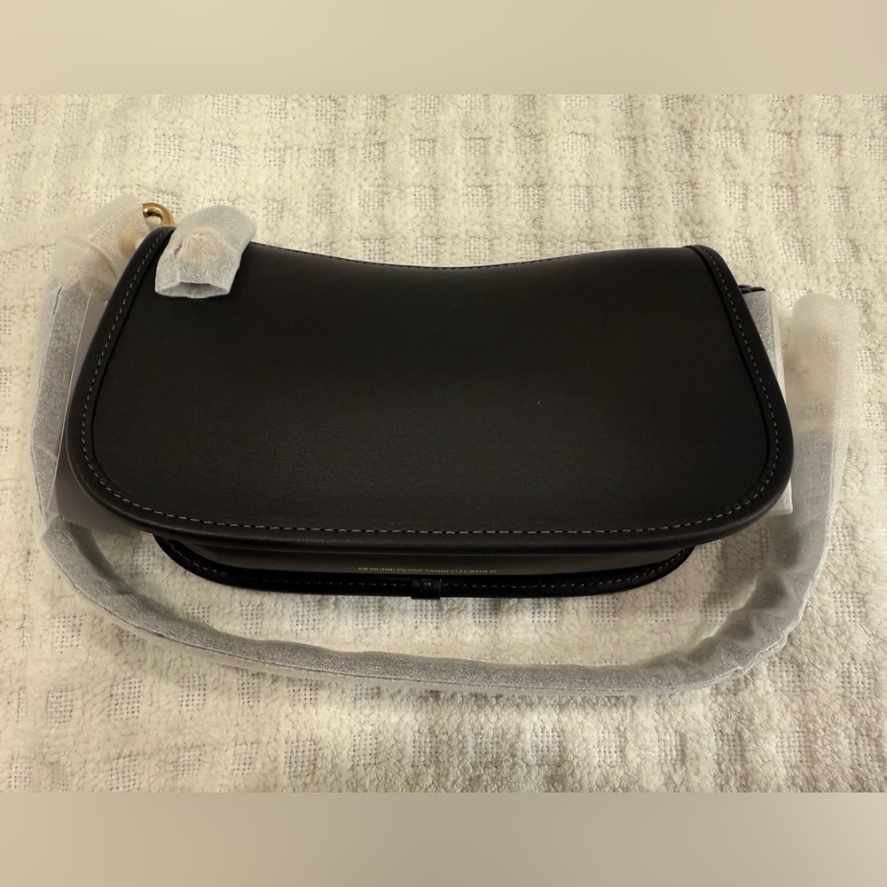 ❌SOLD❌ NWT COACH Swinger 20 Bag in Black/Brass - Picture 7 of 10